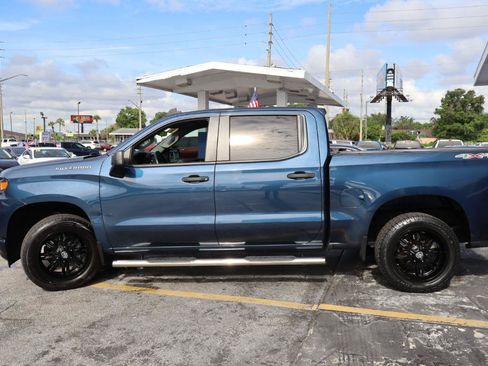 Used 2019 Chevrolet Silverado 1500 Custom w/ Custom Value Package AWD/4WD image 6