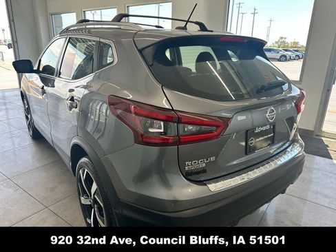 Used 2022 Nissan Rogue Sport SL AWD/4WD image 9