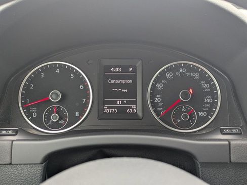 Used 2017 Volkswagen Tiguan Limited w/ Alloy Wheels Package image 10