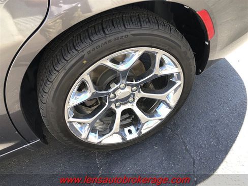 Used 2018 Chrysler 300 Touring w/ Sport Appearance Package RWD image 24