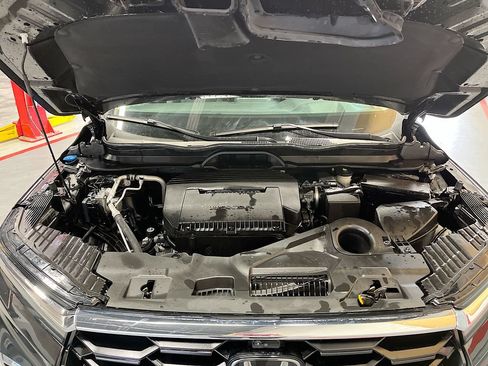 Used 2025 Honda Pilot Elite image 33