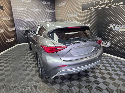 Used 2017 INFINITI QX30 Premium w/ Navigation Package AWD/4WD image 11