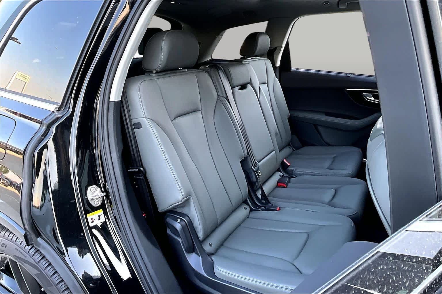 Certified 2025 Audi Q7 3.0T Premium Plus AWD/4WD image 19