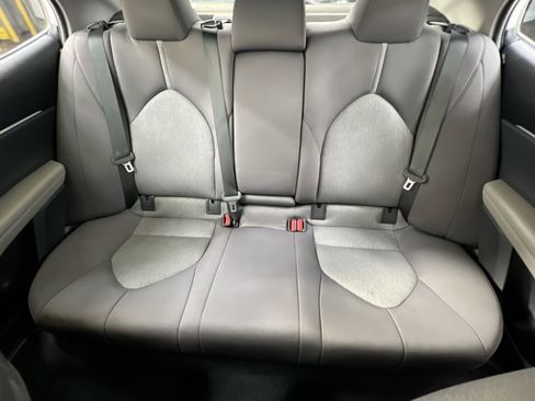 Used 2023 Toyota Camry LE image 5