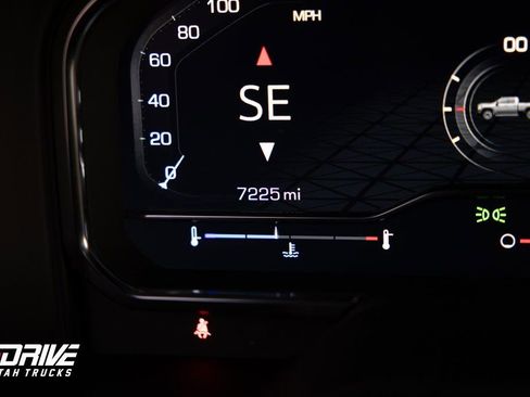 Used 2025 GMC Sierra 3500 AT4 w/ AT4 Premium Plus Package image 28