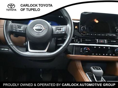 Used 2025 Nissan Pathfinder Platinum AWD/4WD image 35