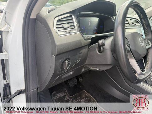 Used 2022 Volkswagen Tiguan SE AWD/4WD image 18