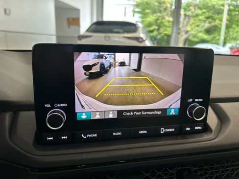 Used 2023 Honda Accord EX image 12