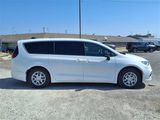 New 2026 Chrysler Pacifica Select image 2