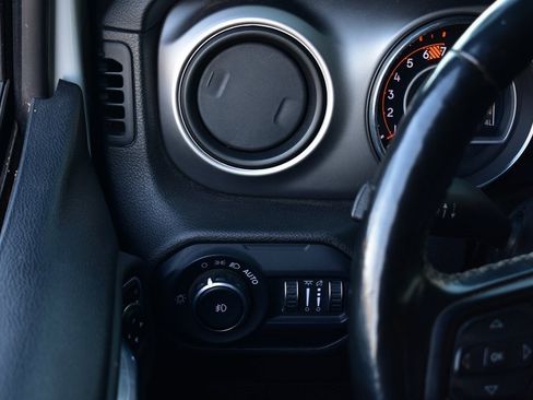 Used 2021 Jeep Wrangler Sport S image 33