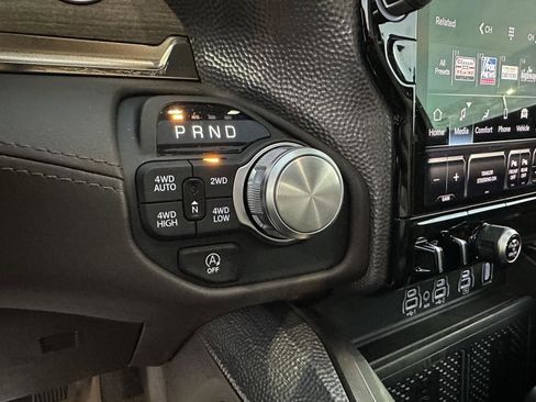 Used 2025 RAM 1500 Limited image 33