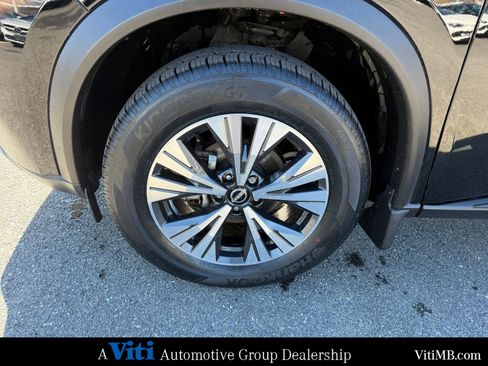 Used 2023 Nissan Rogue SV w/ SV Premium B Package image 12