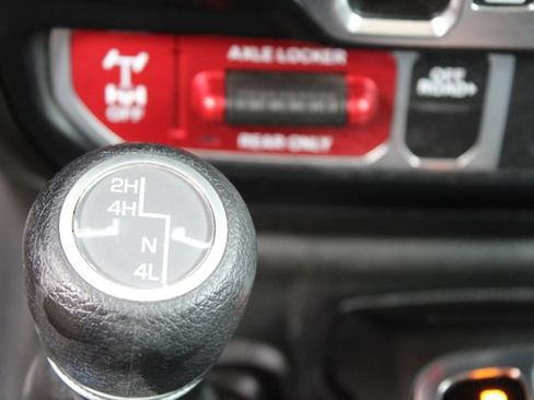 Used 2024 Jeep Wrangler Unlimited Sport AWD/4WD image 32