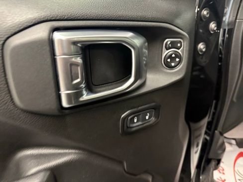 Used 2023 Jeep Gladiator Sport image 14