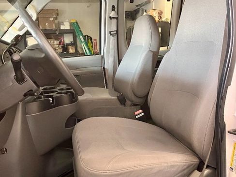 Used 2006 Ford E-350 and Econoline 350 XLT image 13