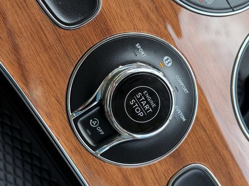New 2026 Bentley Bentayga AWD/4WD image 36