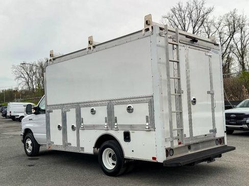 Used 2022 Ford E-350 and Econoline 350 Super Duty w/ Power Windows & Locks Group RWD image 5