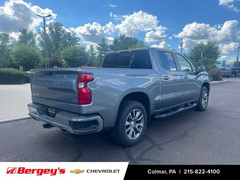 Used 2022 Chevrolet Silverado 1500 LT AWD/4WD image 8