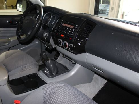 Used 2010 Toyota Tacoma PreRunner RWD image 22