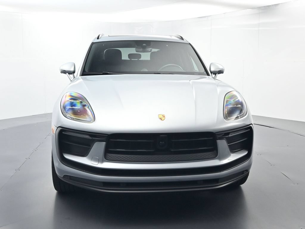 Certified 2026 Porsche Macan AWD/4WD image 18