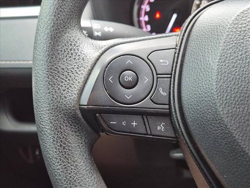 Used 2024 Toyota RAV4 LE FWD image 4
