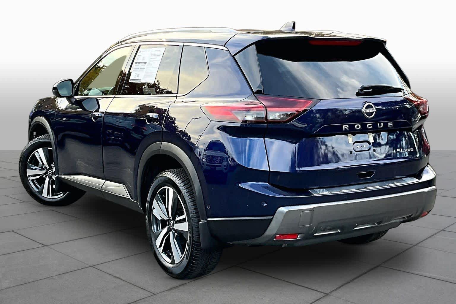 Used 2024 Nissan Rogue SL w/ SL Premium Package AWD/4WD image 12