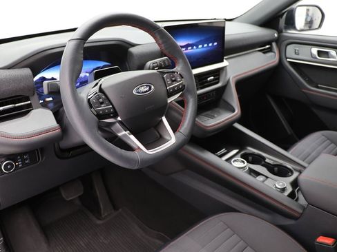 Used 2025 Ford Explorer ST-Line w/ Premium Package image 13