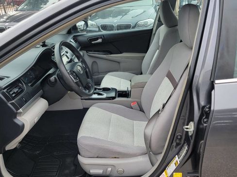 Used 2013 Toyota Camry LE FWD image 17
