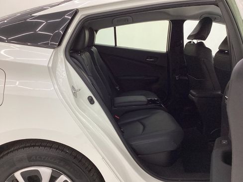 Used 2018 Toyota Prius Prime Premium image 21