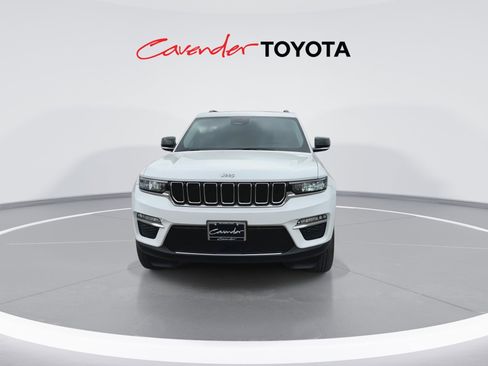 Used 2022 Jeep Grand Cherokee Limited image 3