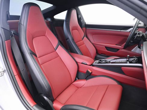 Used 2025 Porsche 911 Carrera image 20