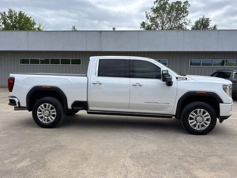 Used 2022 GMC Sierra 2500 Denali w/ Denali Ultimate Package AWD/4WD image 2