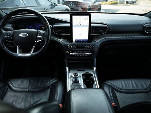 Used 2020 Ford Explorer Platinum w/ Premium Technology Package image 26