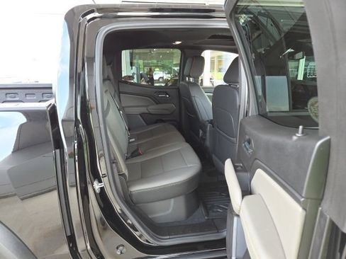 Used 2025 Chevrolet Colorado ZR2 AWD/4WD image 46