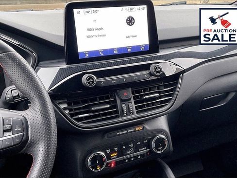 Used 2023 Ford Escape ST-Line image 6