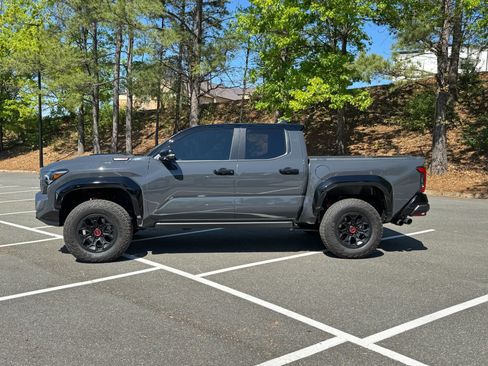 Used 2025 Toyota Tacoma TRD Pro image 6