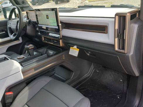 New 2025 GMC Hummer EV 3X image 30