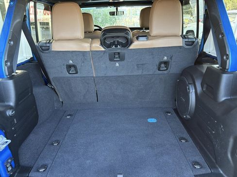 Used 2021 Jeep Wrangler Unlimited Sahara image 19