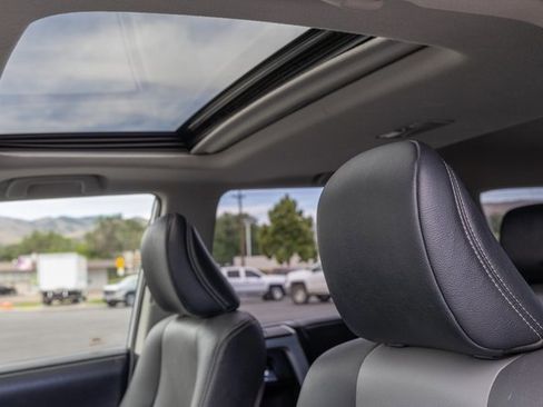 Used 2019 Toyota 4Runner SR5 Premium image 10