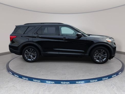 Certified 2023 Ford Explorer XLT w/ Equipment Group 202A AWD/4WD image 4
