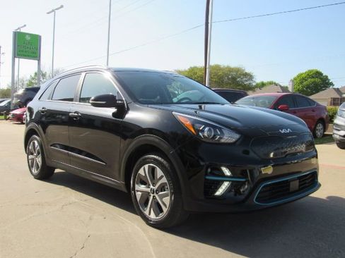 Used 2022 Kia Niro EX image 4