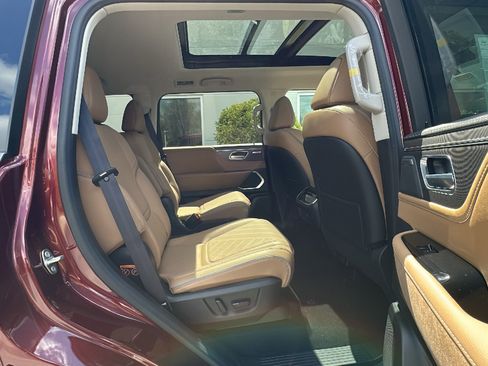 New 2025 INFINITI QX80 Luxe w/ Exterior Package image 10