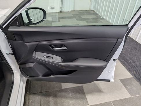 Used 2025 Nissan Sentra SV image 26