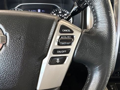 Used 2021 Nissan Titan SV w/ SV Convenience Package RWD image 22