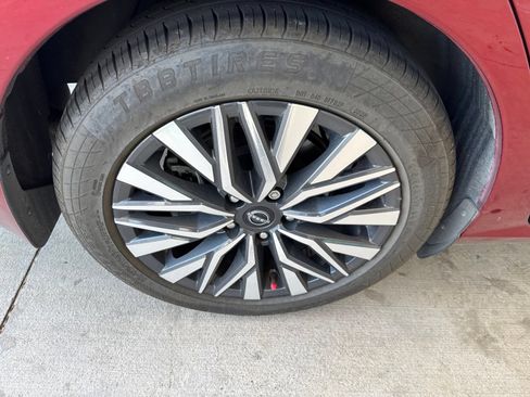 Used 2024 Nissan Altima 2.5 SV w/ SV Premium Package FWD image 19