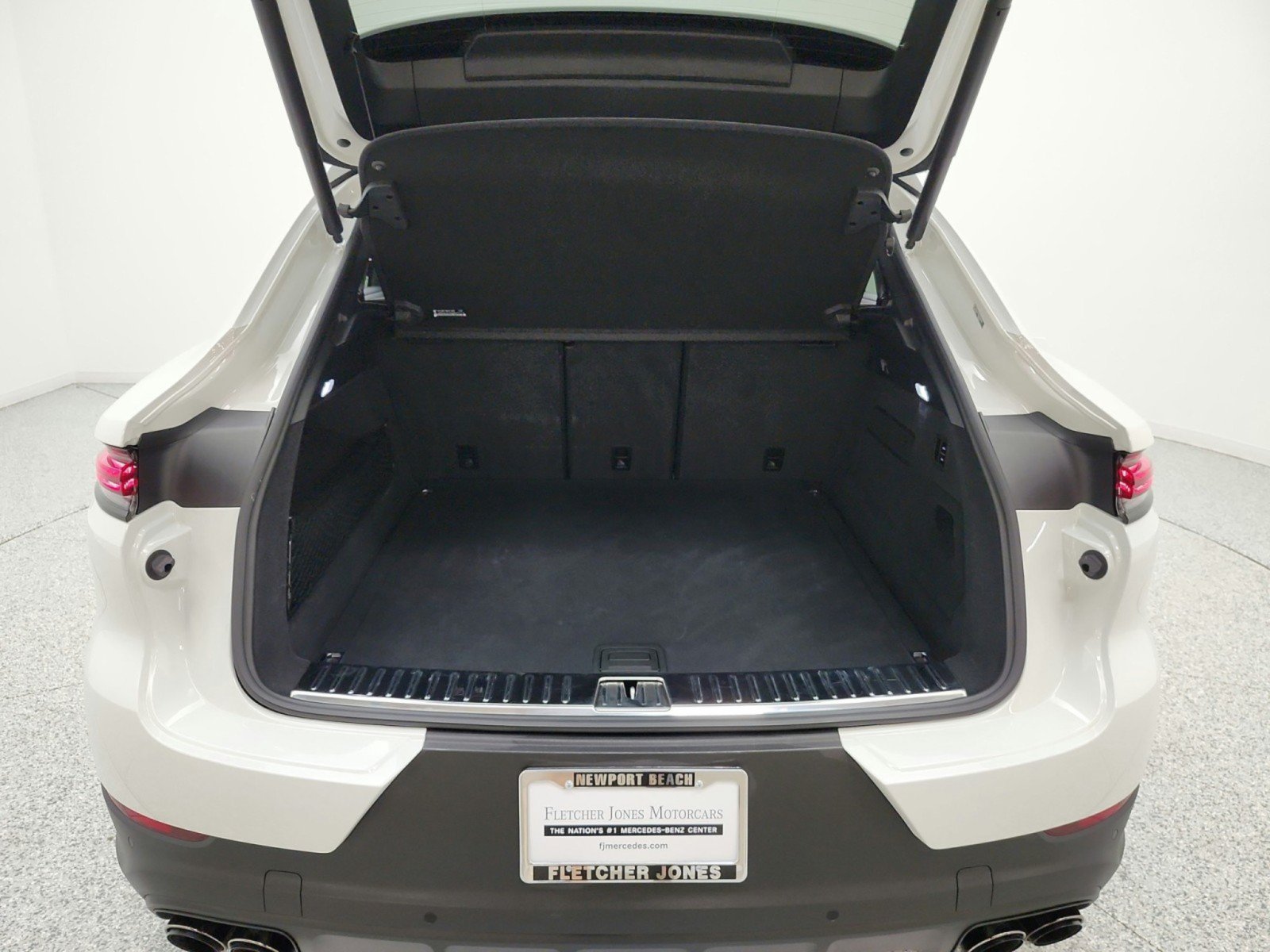 Used 2025 Porsche Cayenne Coupe AWD/4WD image 19