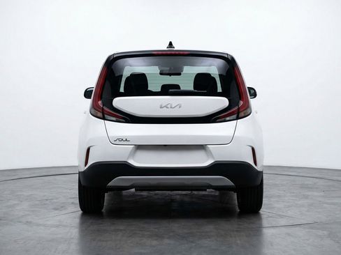 Used 2025 Kia Soul LX w/ LX Technology Package image 7
