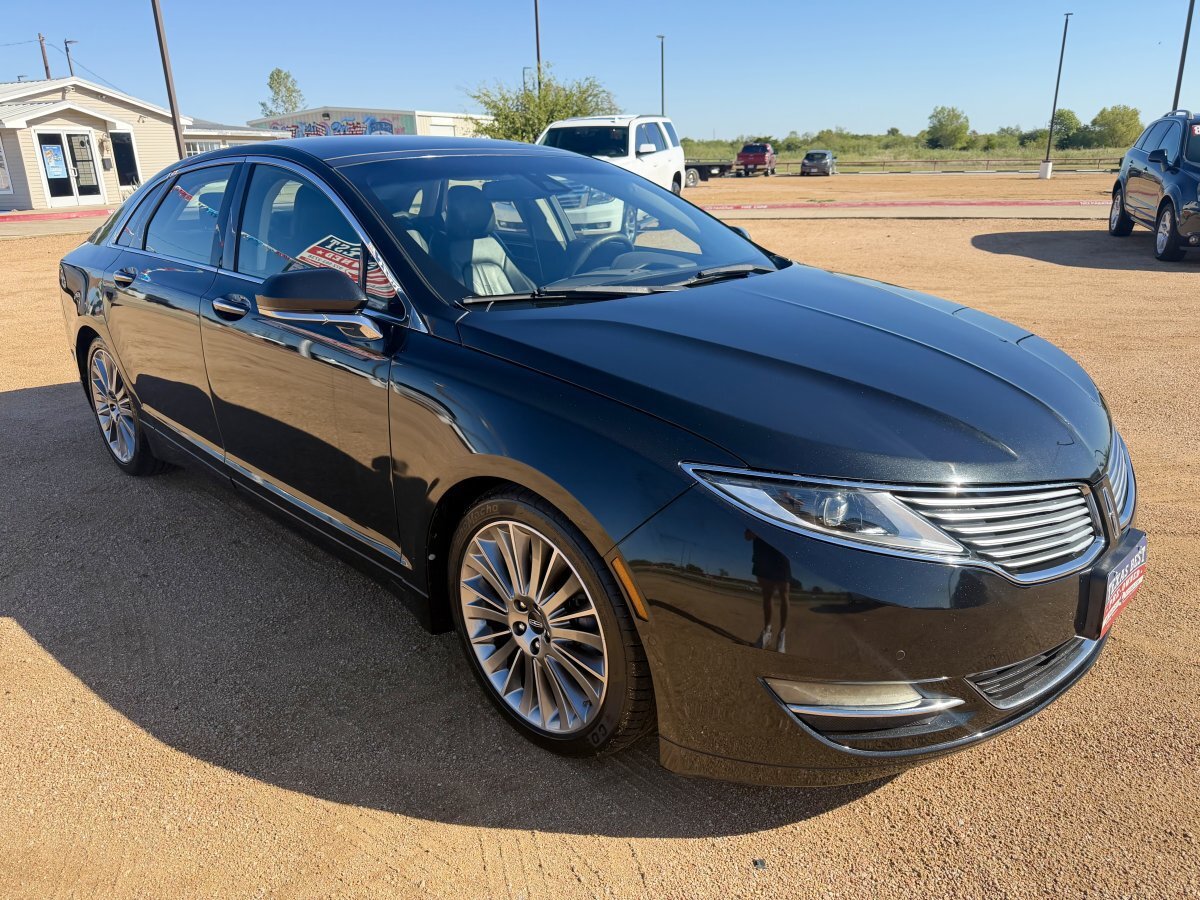 Used 2014 Lincoln MKZ AWD w/ Equipment Group 103A image 4