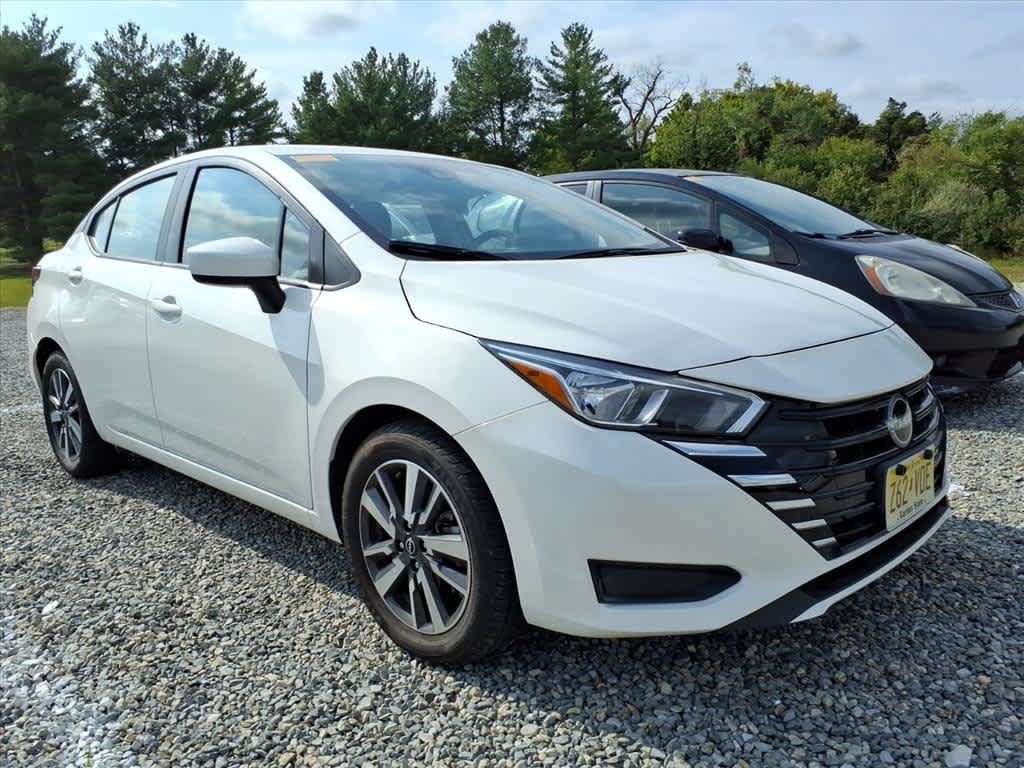 Used 2024 Nissan Versa SV FWD image 13