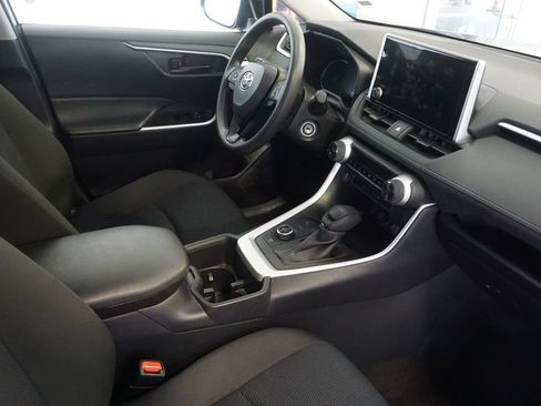 Used 2025 Toyota RAV4 LE AWD/4WD image 21